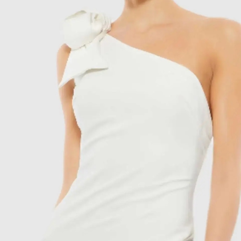 Mac Duggal One-Shoulder White Dress with Floral Accent NWT SZ 8